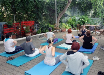 Adalar Kültür Derneği'nde Yoga Dersleri Başladı
